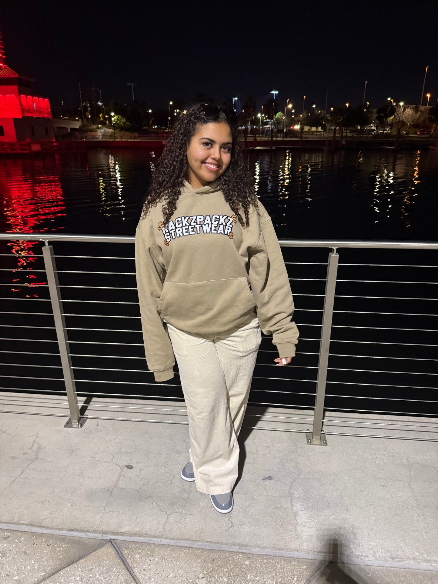 “New Haven” Oversized Hoodie Beige